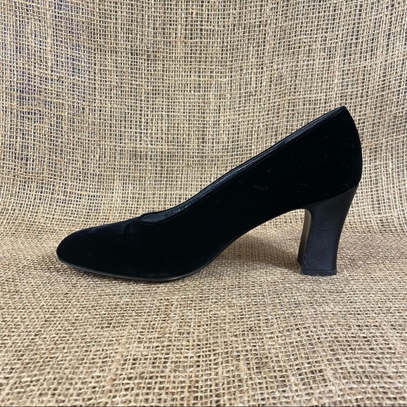 Stuart Weitzman Pumps Square Toe Black Velvet 8.5B - Picture 5 of 11